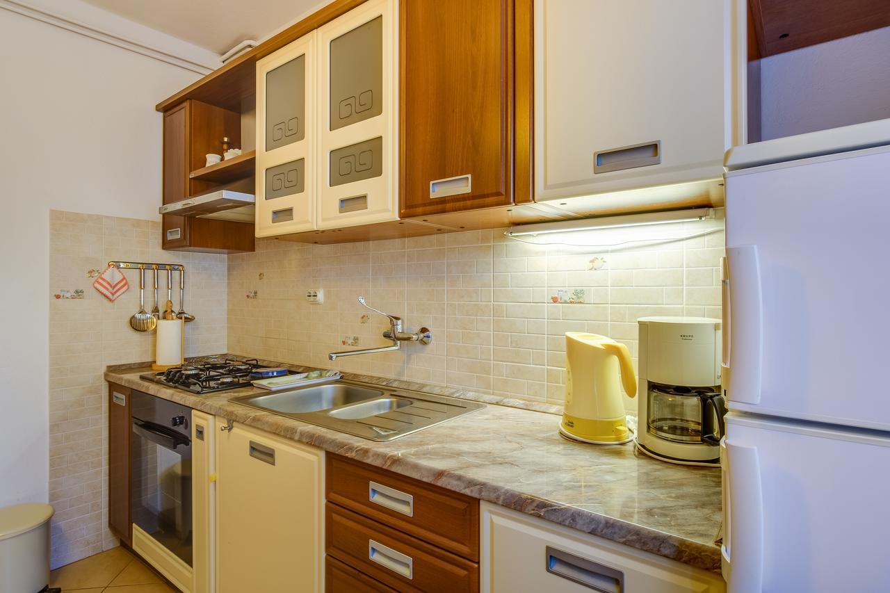 Apartments Beba Малий Лошинь Екстер'єр фото