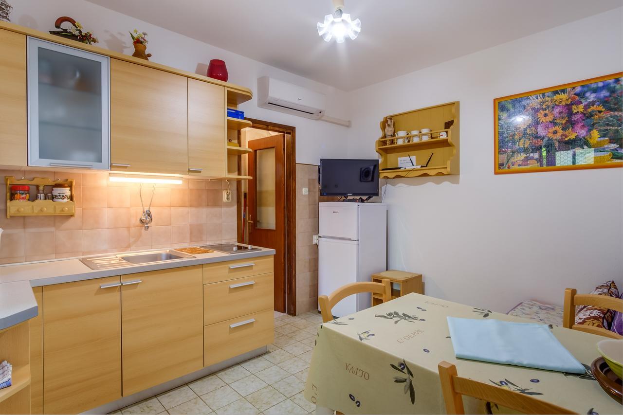 Apartments Beba Малий Лошинь Екстер'єр фото