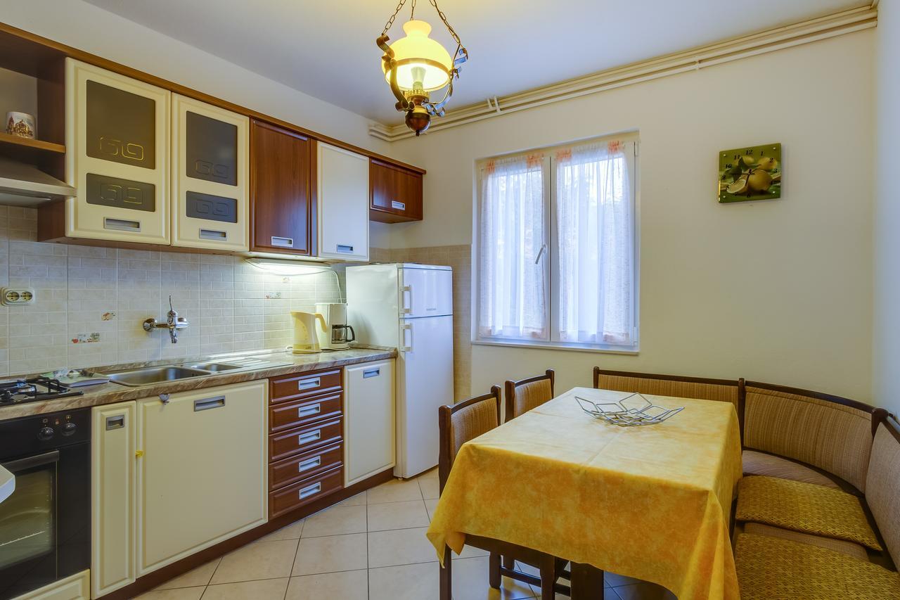 Apartments Beba Малий Лошинь Екстер'єр фото