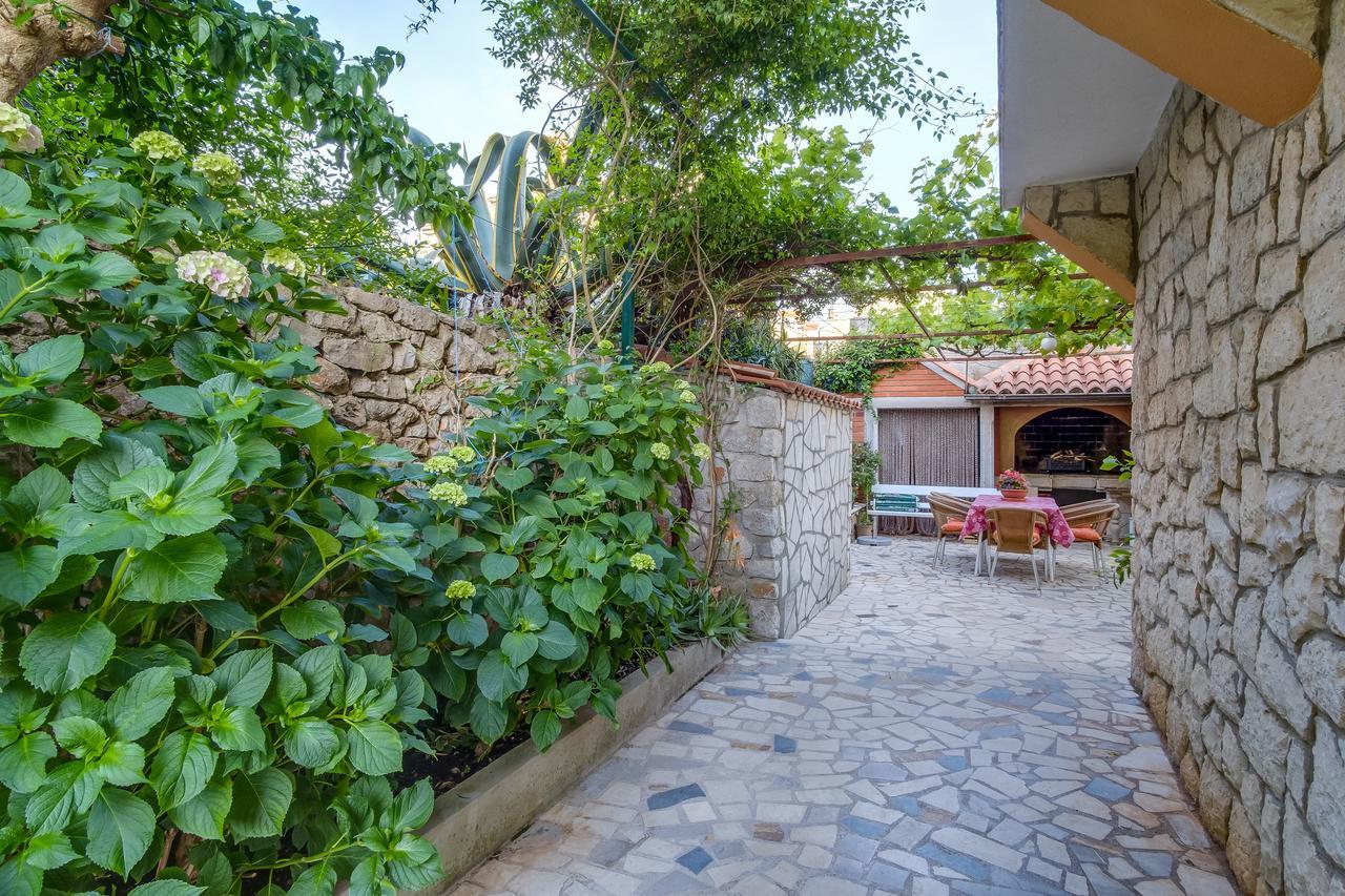 Apartments Beba Малий Лошинь Екстер'єр фото