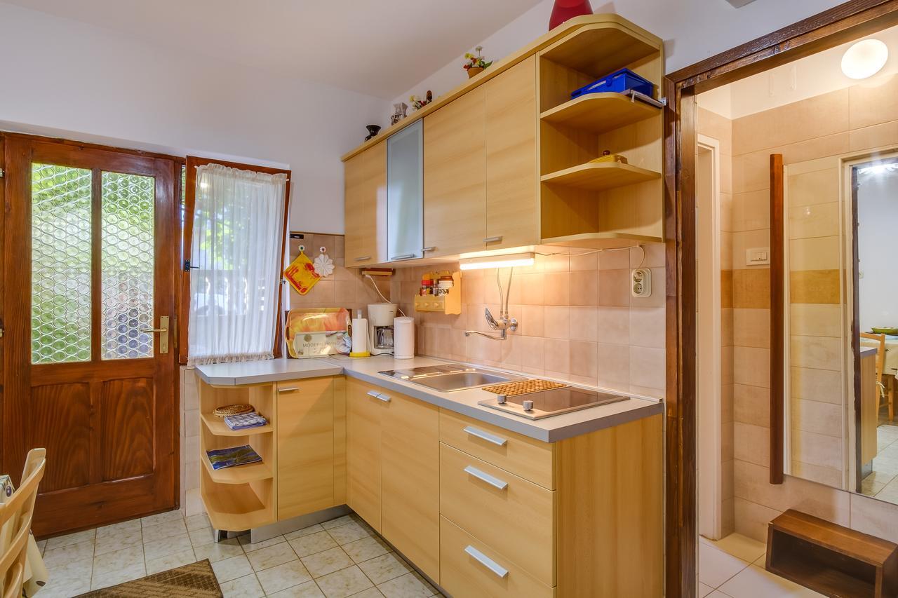 Apartments Beba Малий Лошинь Екстер'єр фото