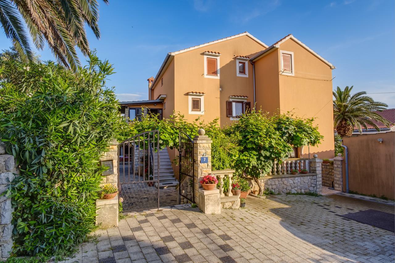 Apartments Beba Малий Лошинь Екстер'єр фото