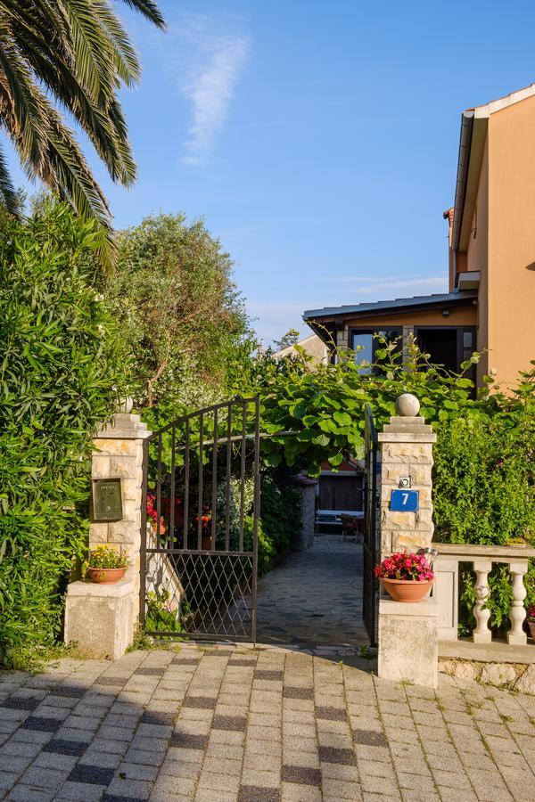 Apartments Beba Малий Лошинь Екстер'єр фото