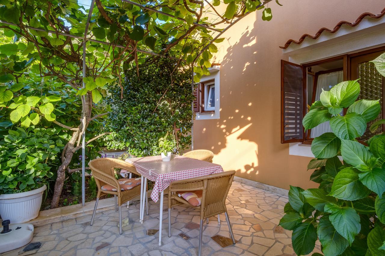 Apartments Beba Малий Лошинь Екстер'єр фото